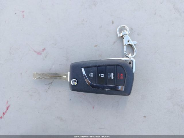 JTDEPMAE2NJ197323 Toyota COROLLA LE