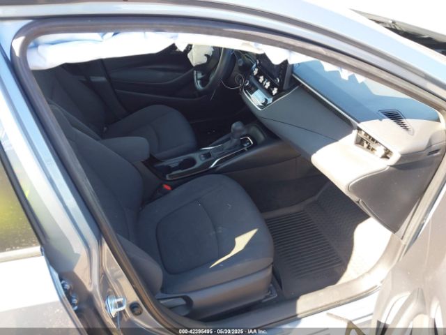 JTDEPMAE2NJ197323 Toyota COROLLA LE