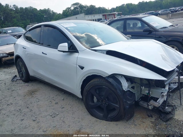 2026 TESLA MODEL Y 7SAYGDEE8TA382584 Photo 0