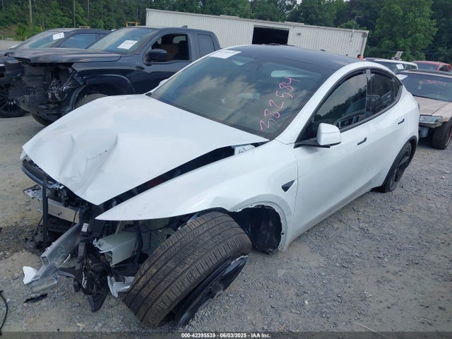 2026 TESLA MODEL Y 7SAYGDEE8TA382584 Photo 1