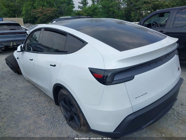 2026 TESLA MODEL Y 7SAYGDEE8TA382584 Photo 2