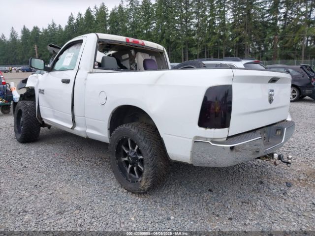 2017 RAM 1500 3C6JR6AG2HG760891 Photo 2