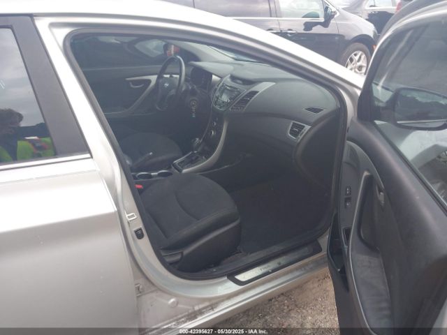 5NPDH4AEXFH610768 Hyundai ELANTRA SE