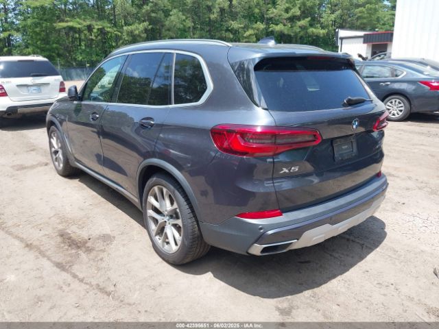 2019 BMW X5 5UXCR6C55KLL28883 Photo 2