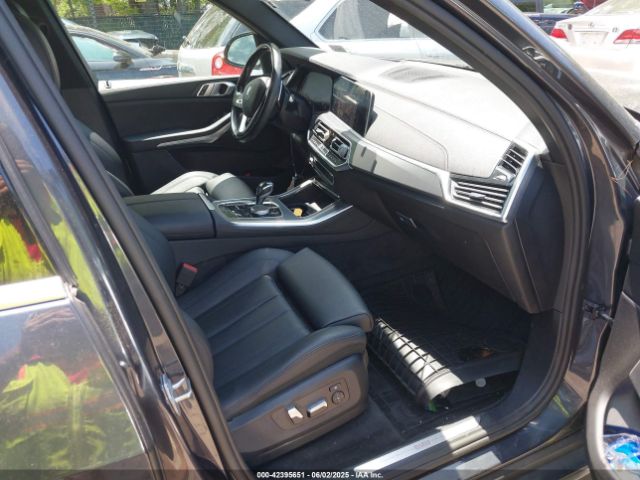2019 BMW X5 5UXCR6C55KLL28883 Photo 4