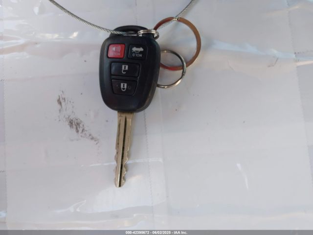 2T1BURHE3JC076160 Toyota COROLLA LE