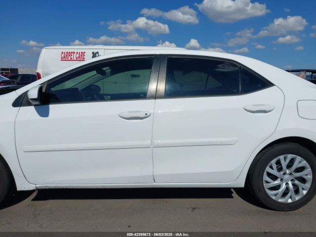 2T1BURHE3JC076160 Toyota COROLLA LE