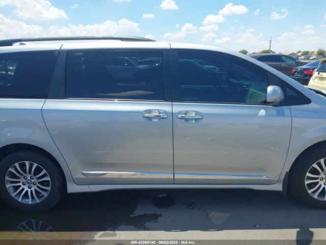 5TDYZ3DC0LS055337 Toyota SIENNA XLE