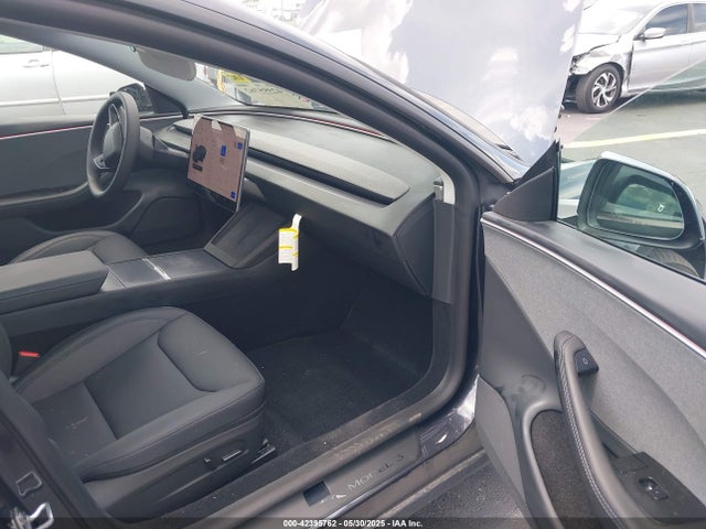2025 TESLA MODEL 3 5YJ3E1EA9SF987532 Photo 4