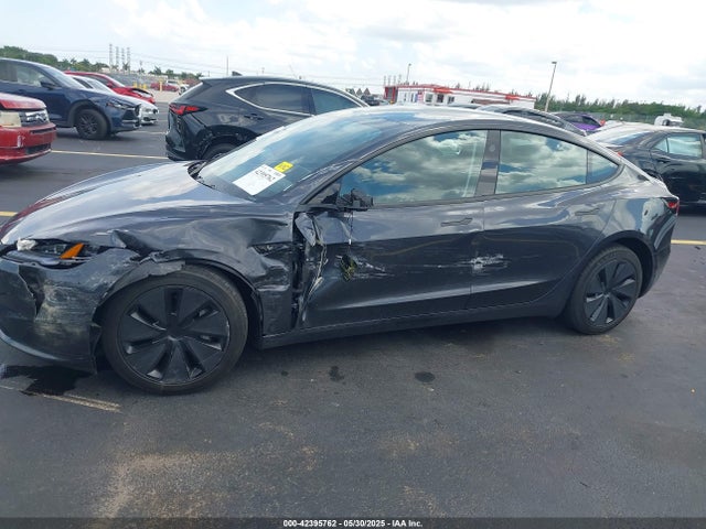 2025 TESLA MODEL 3 5YJ3E1EA9SF987532 Photo 5