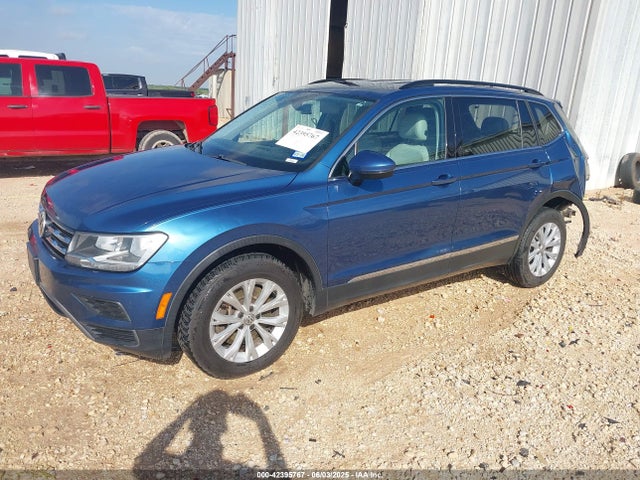 Volkswagen Tiguan 2018 3VV3B7AX2JM091526 Image 2