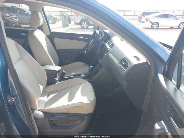 Volkswagen Tiguan 2018 3VV3B7AX2JM091526 Image 5