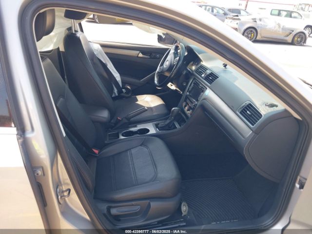 1VWBP7A34EC019658 Volkswagen Passat 2.5l Se