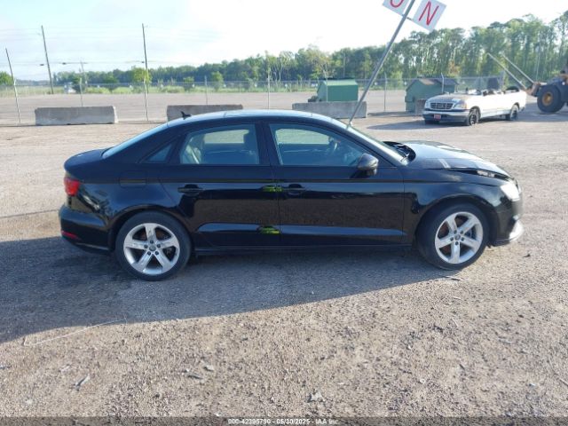 WAUAUHFF2J1056128 Audi A3 2.0t Premium/2.0t Tech Premium