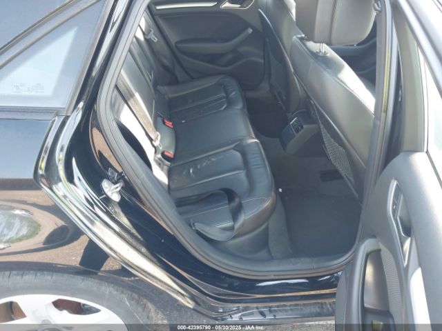 WAUAUHFF2J1056128 Audi A3 2.0t Premium/2.0t Tech Premium