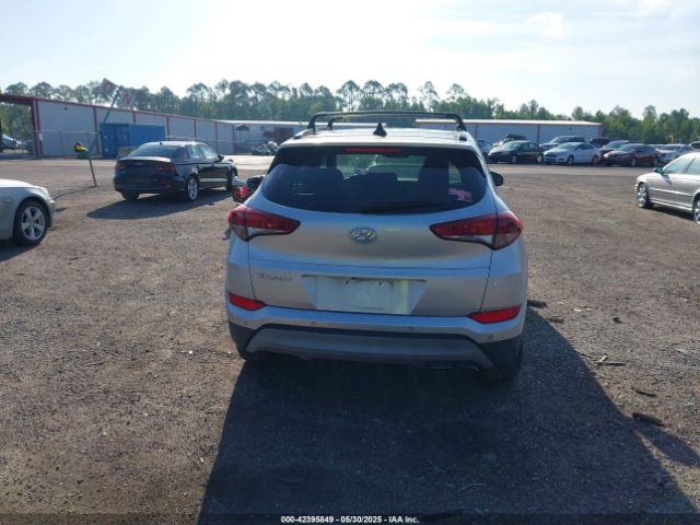 KM8J33A2XJU749925 Hyundai Tucson Value