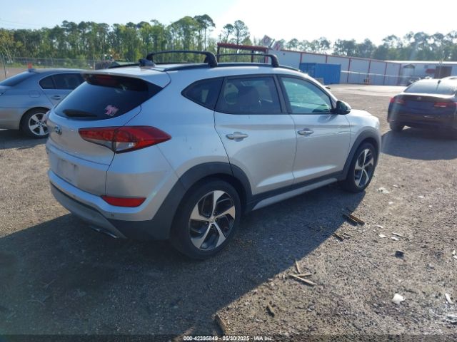 2018 HYUNDAI TUCSON KM8J33A2XJU749925 Photo 3