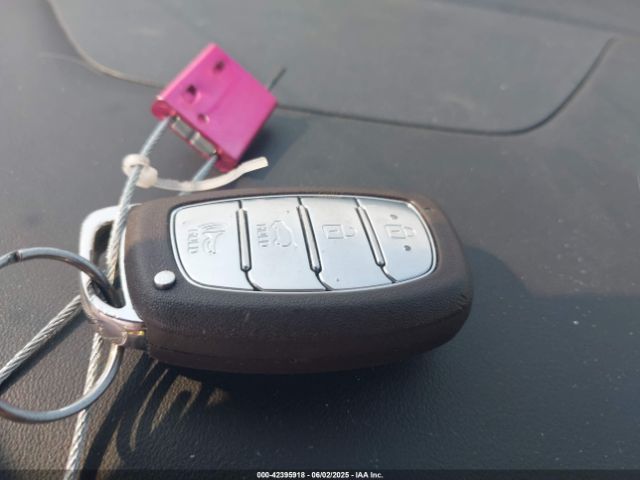 KM8J3CA27GU257250 Hyundai Tucson
