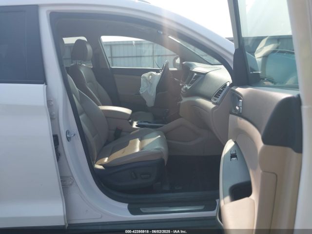 KM8J3CA27GU257250 Hyundai Tucson