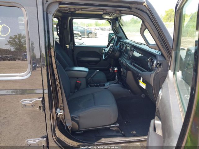 1C4HJXDG2MW789125 Jeep Wrangler Unlimited Sport Altitude 4x4