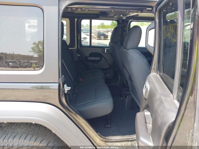 1C4HJXDG2MW789125 Jeep Wrangler Unlimited Sport Altitude 4x4