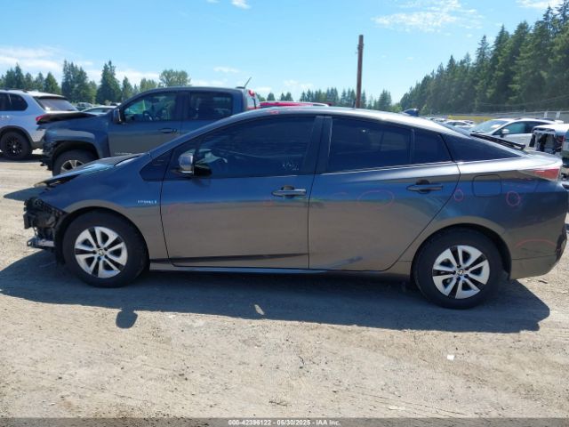 JTDKARFU1G3001039 Toyota Prius Four