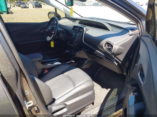 JTDKARFU1G3001039 Toyota Prius Four