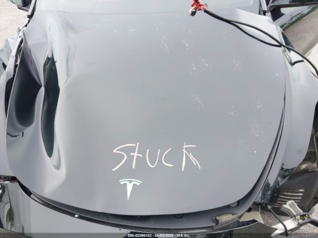 7SAYGDEF8NF545894 Tesla Model Y