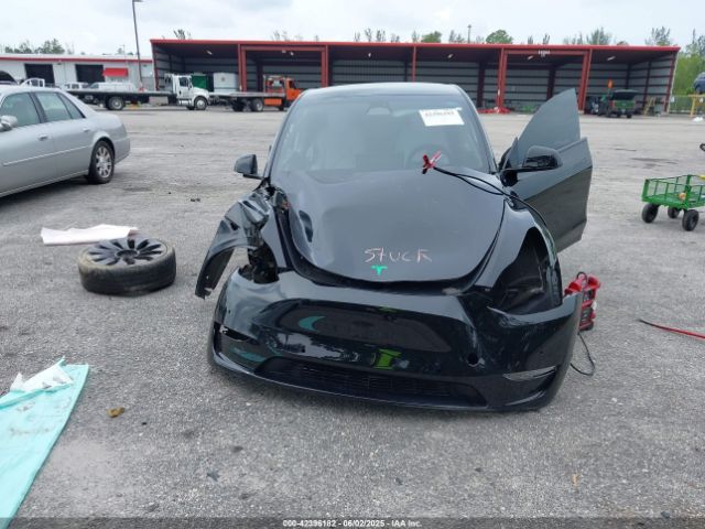 7SAYGDEF8NF545894 Tesla Model Y