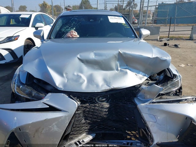 Lexus IS 200T 2017 JTHBA1D20H5057819 Image 12