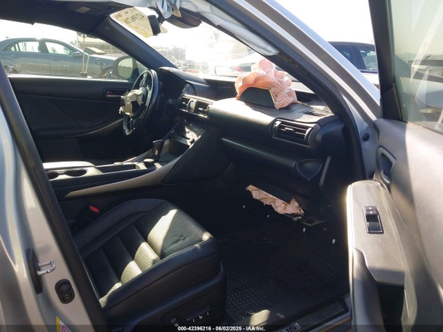 2017 LEXUS IS 200T JTHBA1D20H5057819 Photo 4