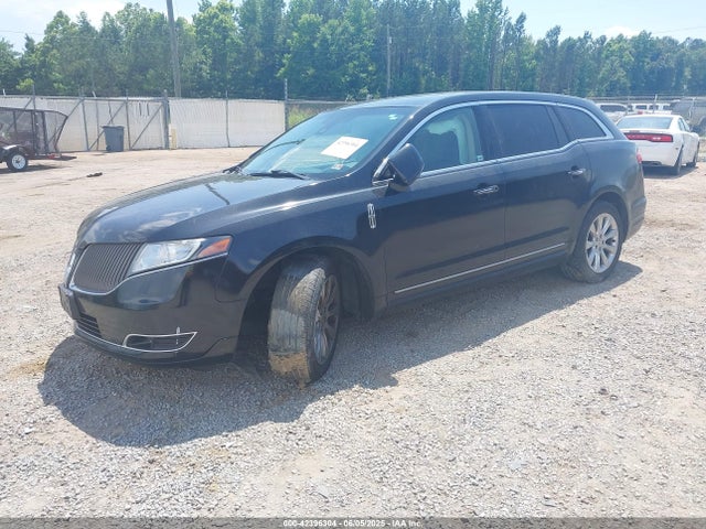 Lincoln MKT 2014 2LMHJ5FK4EBL57497 Image 2