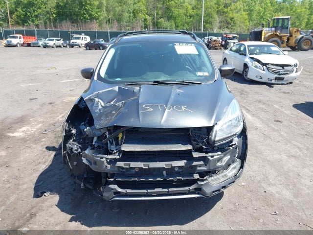 1FMCU9GX2GUB28151 Ford ESCAPE SE