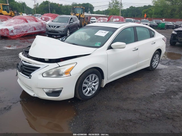 Nissan Altima 2.5 S 2015 1N4AL3AP0FC193370 Image 2