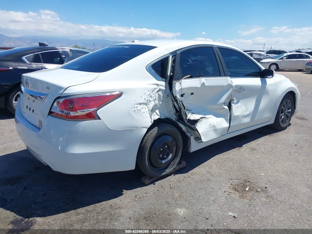1N4AL3AP2FN886705 Nissan 2015