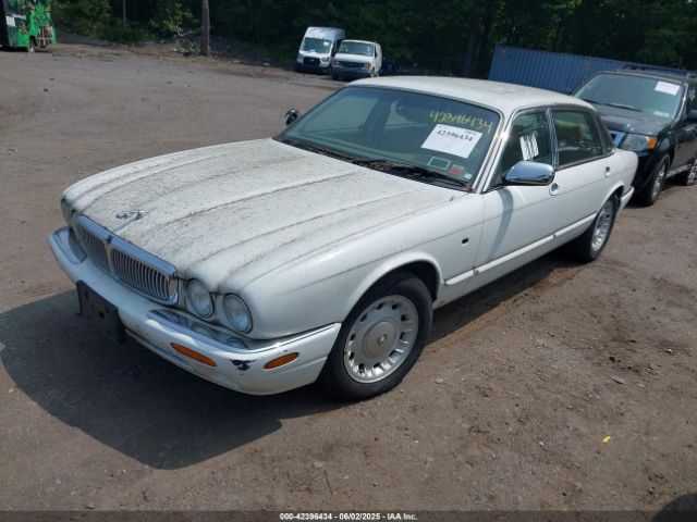 1999 JAGUAR XJ8 SAJKD6045XC875524 Photo 1