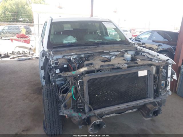 2018 CHEVROLET SUBURBAN 1GNSCHKC3JR285531 Photo 5