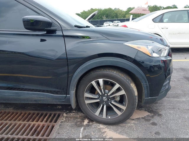3N1CP5CU7KL517809 Nissan KICKS SV