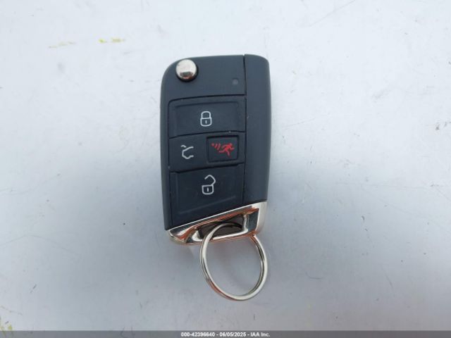 3VV3B7AX9KM072604 Volkswagen Tiguan