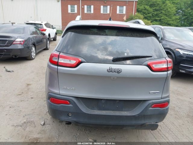 1C4PJMCB2EW268455 Jeep Cherokee Latitude