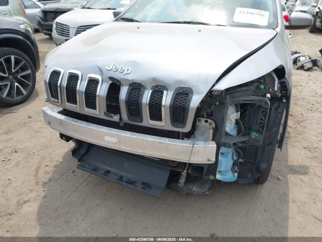 1C4PJMCB2EW268455 Jeep Cherokee Latitude