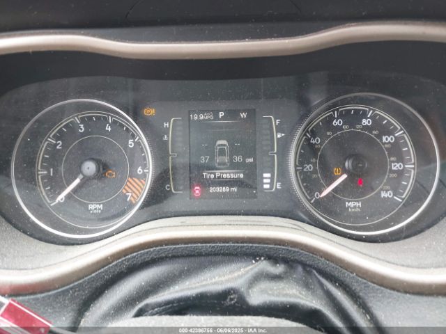 1C4PJMCB2EW268455 Jeep Cherokee Latitude