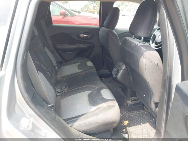 1C4PJMCB2EW268455 Jeep Cherokee Latitude