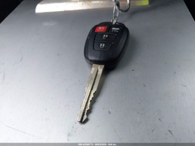5YFBURHE4JP765818 Toyota COROLLA LE