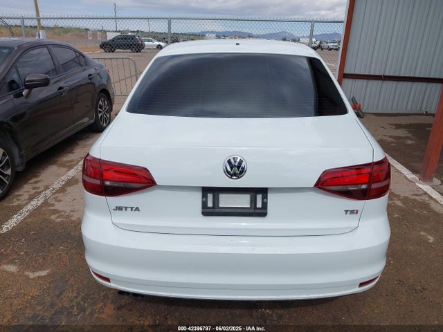 Volkswagen 1.4 tsi 2018 3VW2B7AJ7JM260975 Image 16