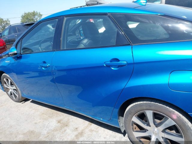 JTDBVRBD7HA001599 Toyota 4jm