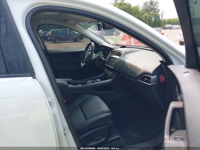 2017 JAGUAR F-PACE SADCS2BV2HA897781 Photo 4