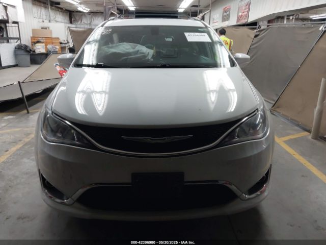 2C4RC1BG1HR683133 Chrysler 2017