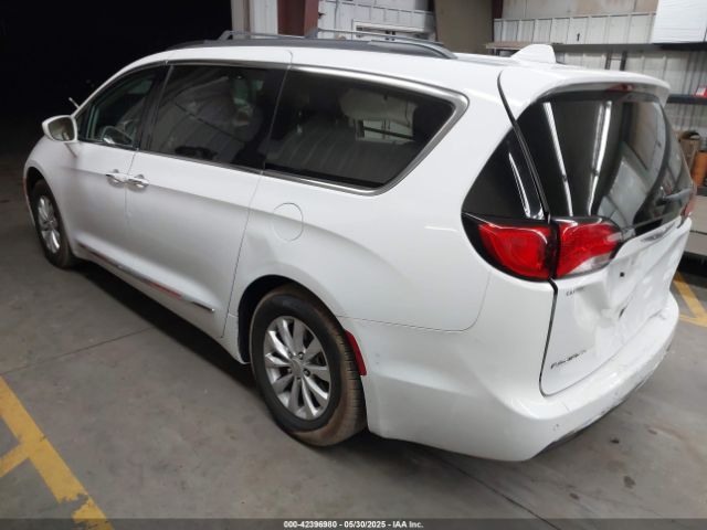 2017 CHRYSLER PACIFICA 2C4RC1BG1HR683133 Photo 2