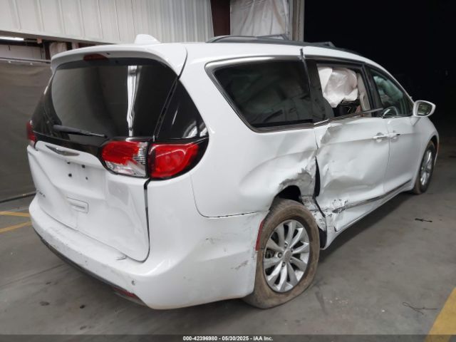 2017 CHRYSLER PACIFICA 2C4RC1BG1HR683133 Photo 3